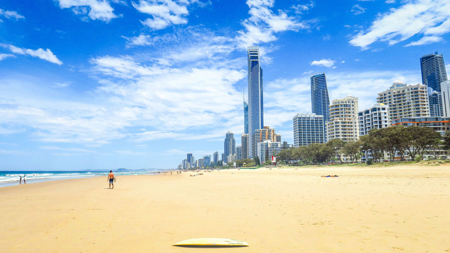Surfers Paradise et sa plage principale